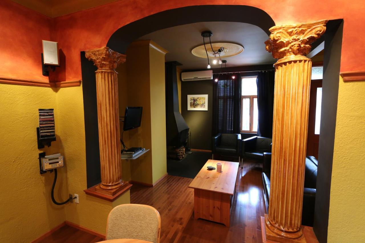 A La Carte Bed & Breakfast Montreal Exterior photo